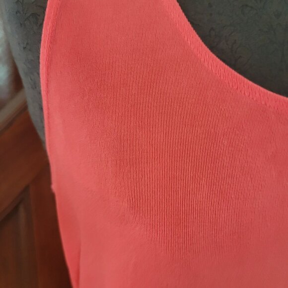 Chicos Travelers Red Tank Top Size 2 Slinky Stretchy Large - Picture 2 of 5